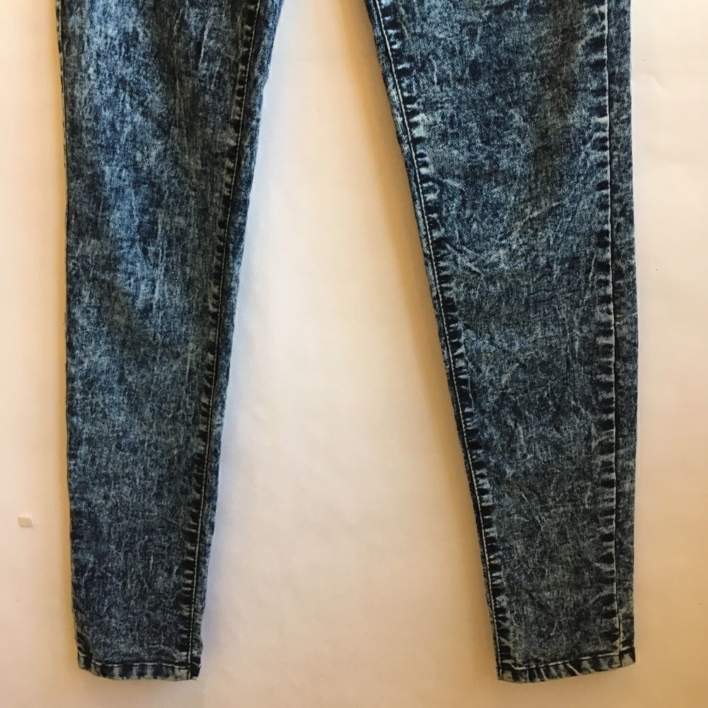 O2 DENIM HIGH RISE JEANS IN ACID WASH - Picture 2 of 6
